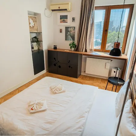 Ultra - Modern & Luxurious In Old Town