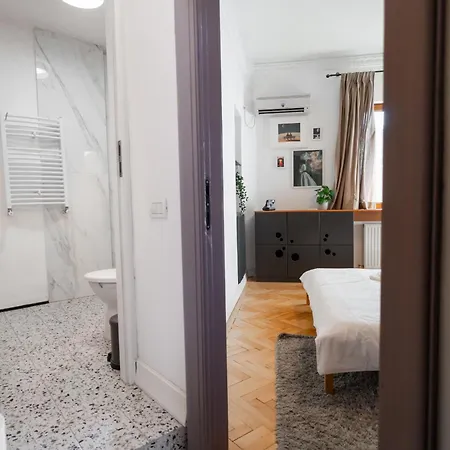 Ultra - Modern & Luxurious In Old Town Bukarest