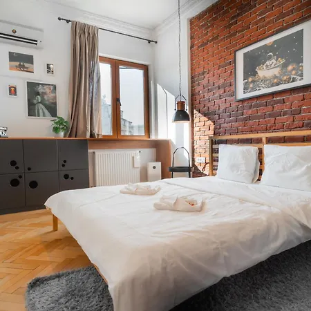 Ultra - Modern & Luxurious In Old Town Lägenhet *