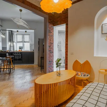 Ultra - Modern & Luxurious In Old Town *