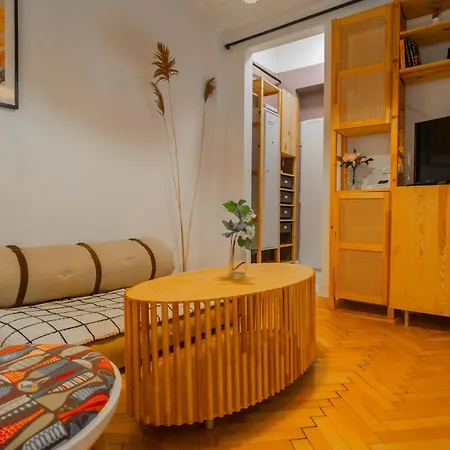 Ultra - Modern & Luxurious In Old Town *